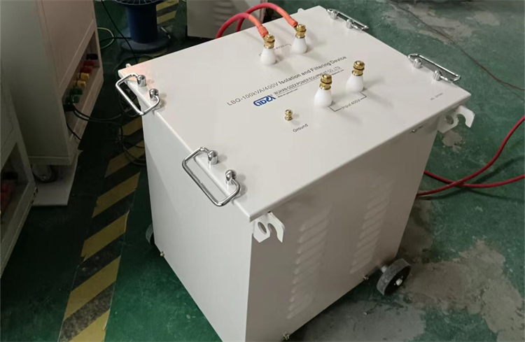 UHV(J) 無局放耐壓試驗裝置(圖2) UHV(J) 無局放耐壓試驗裝置(圖2)